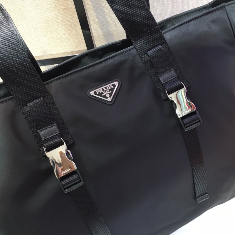 Pra*a tote bags